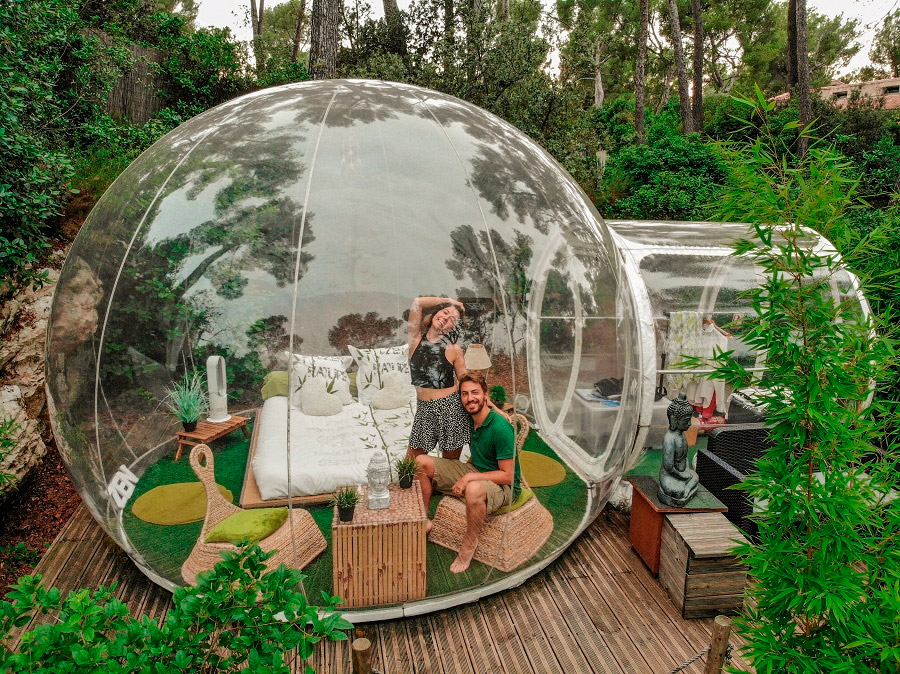 14 Tận hưởng sự lãng mạn bên resort bong bóng Attrap Reves.