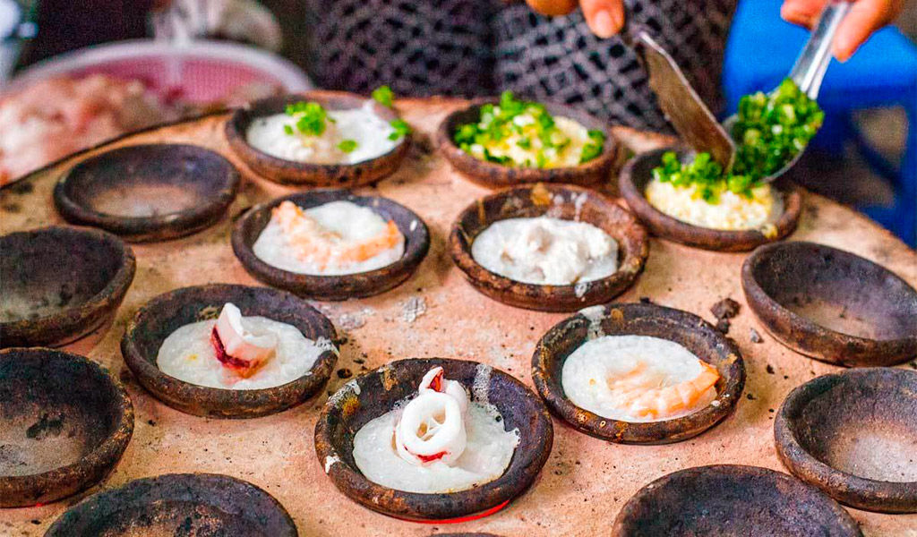 Bánh căn, món ăn ngon hấp dẫn tại Đà Lạt