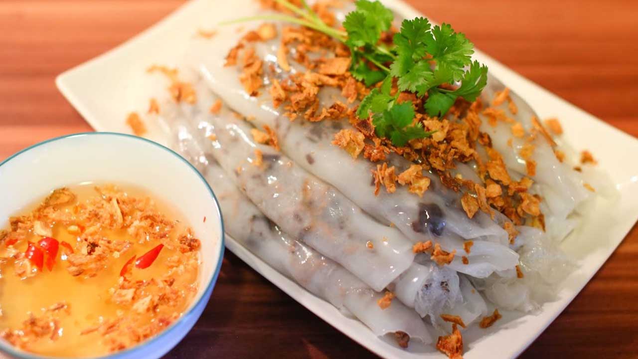 Bán cuốn Hà Nội - món ăn sáng của mọi nhà