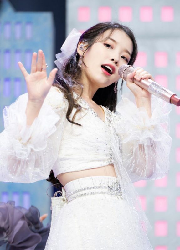 bo-suu-tap-micro-cua-iu-575x800-1