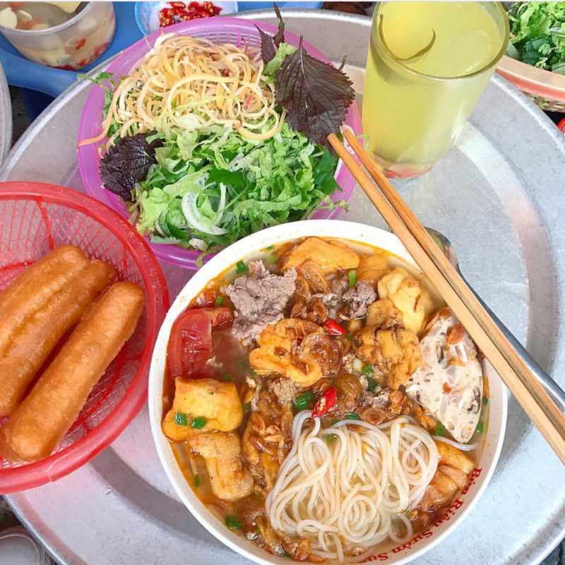 Bún riêu cô Hoàn nổi tiếng về độ tươi ngon