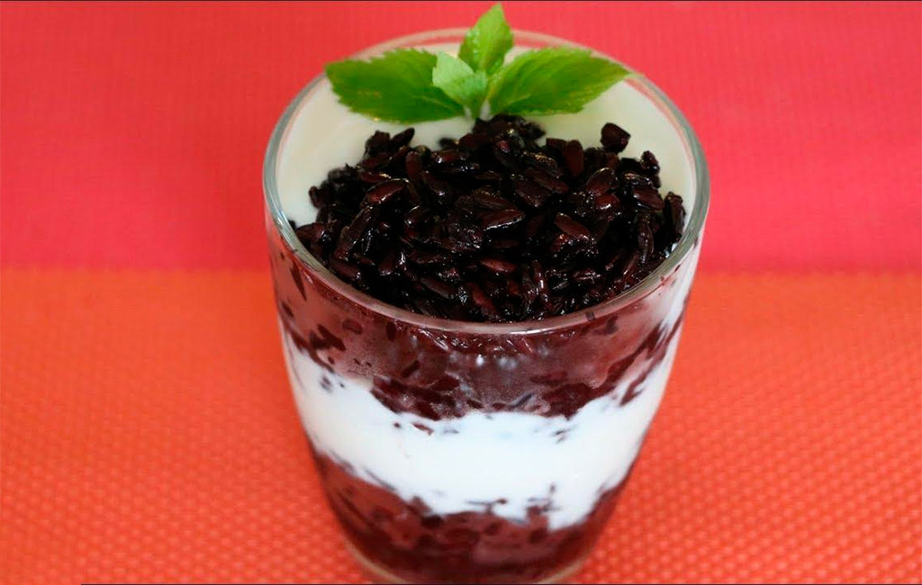 Cách nấu sữa chua nếp cẩm