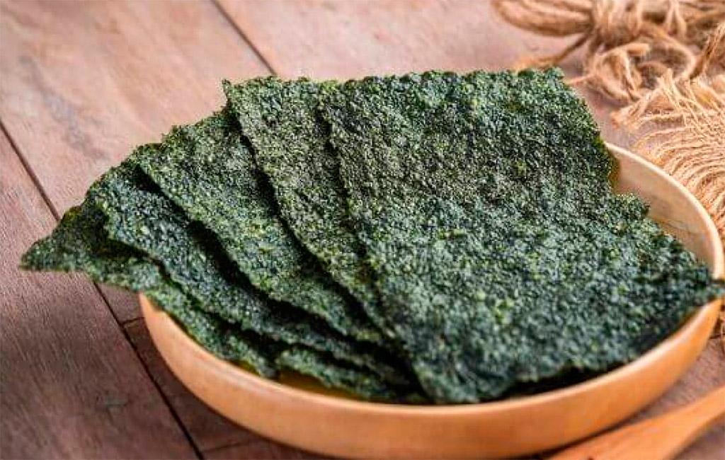 Chuẩn bị rong biển làm rong biển cháy tỏi