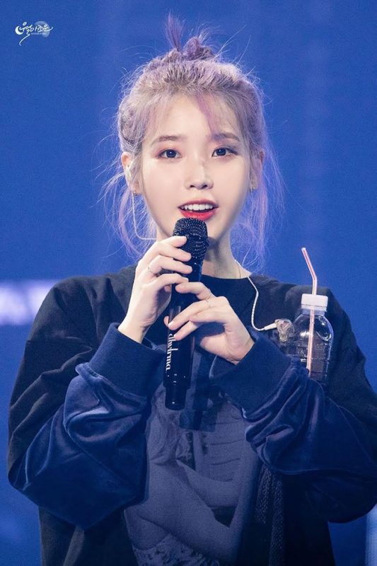 micro-cua-iu_1-533x800-1