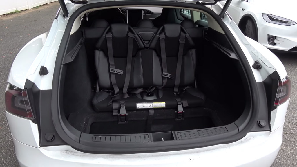 Ghế thêm cho Tesla Model S